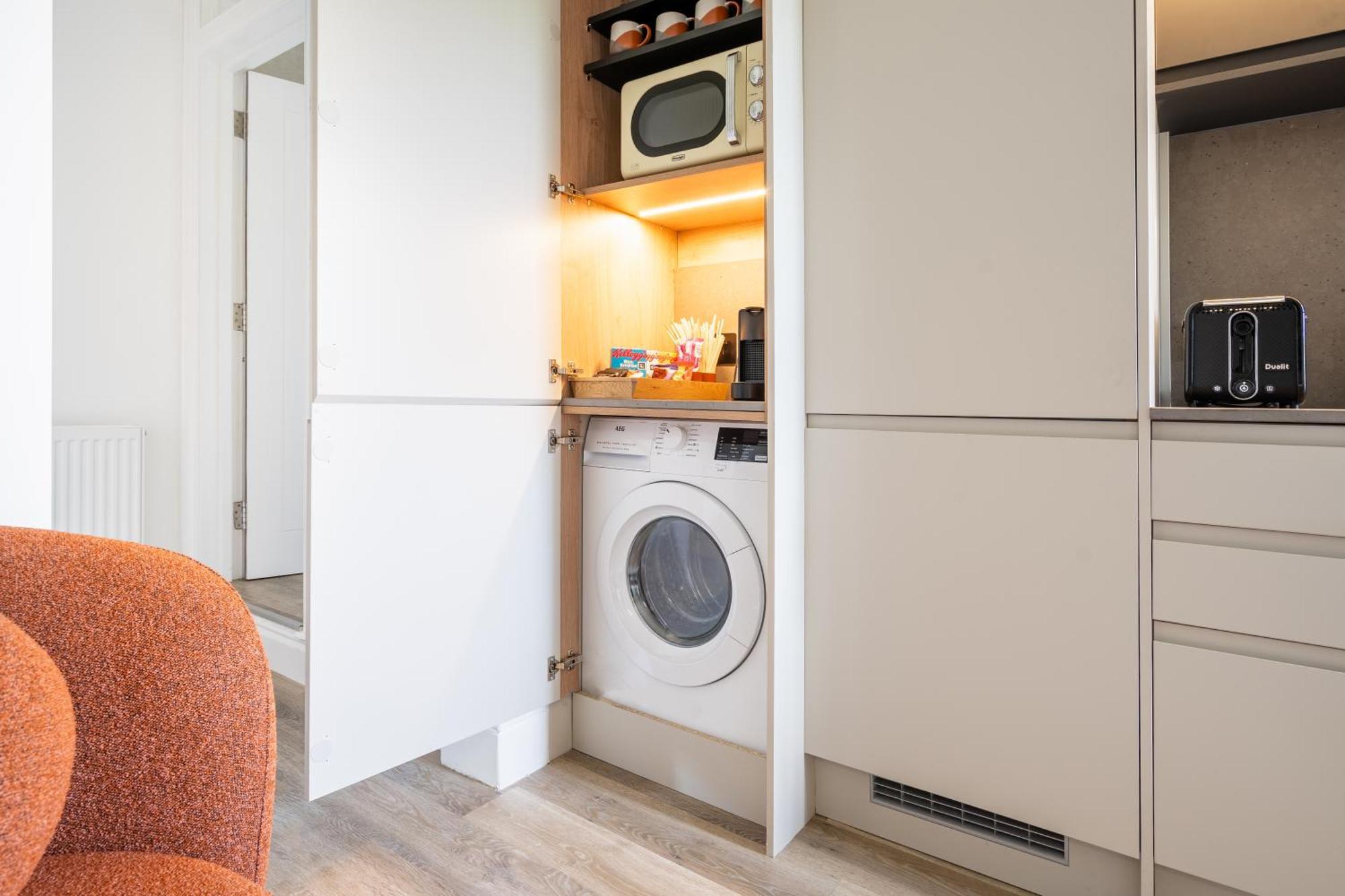 Newly Designed, 2Br Apt, 5Min From Northwood London Tube Station, Nato Hq, Ideal For Wembley, Warner Studio, Contractors المظهر الخارجي الصورة
