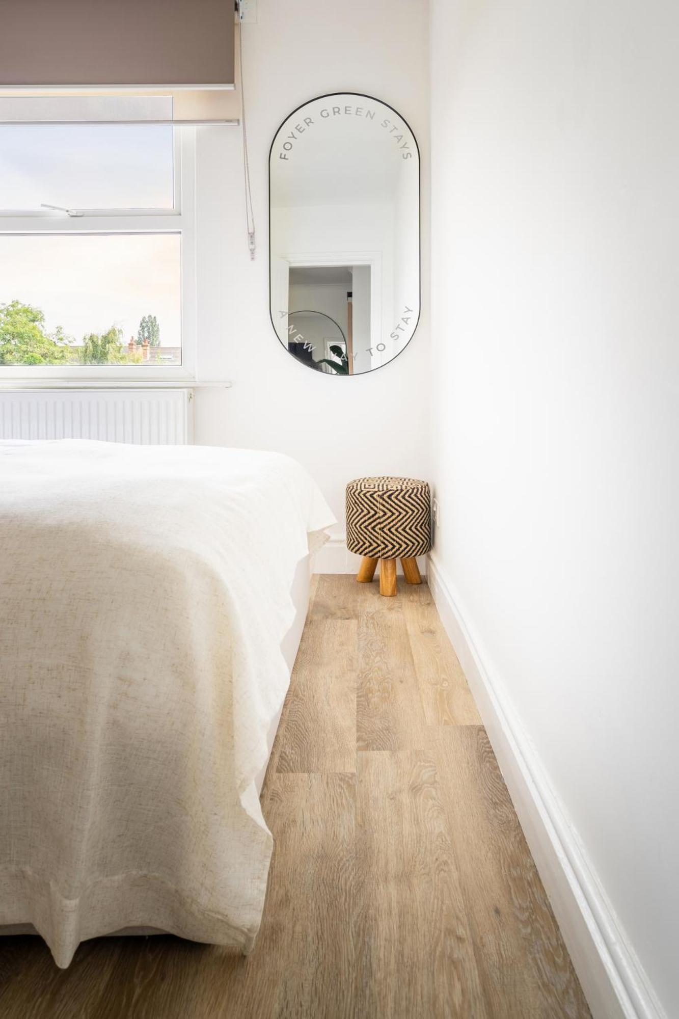 Newly Designed, 2Br Apt, 5Min From Northwood London Tube Station, Nato Hq, Ideal For Wembley, Warner Studio, Contractors المظهر الخارجي الصورة